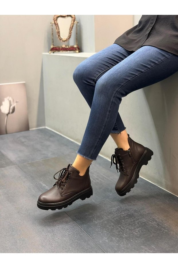 Brown Leather Lace-Up Women's Casual Boots