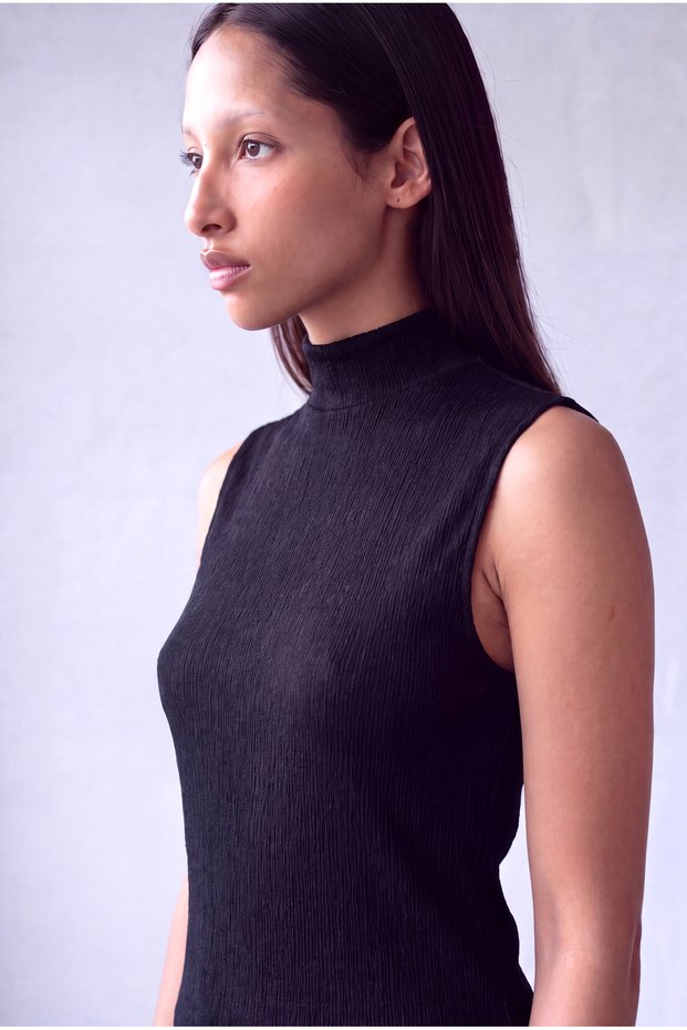 Women's Black Textured Fabric Half Turtleneck Sleeveless Vertical Striped Fabric Blouse Jane