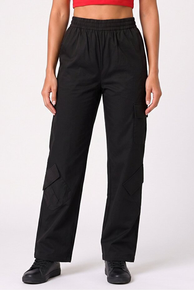 Women Regular Fit Solid Cargo Pants, Black