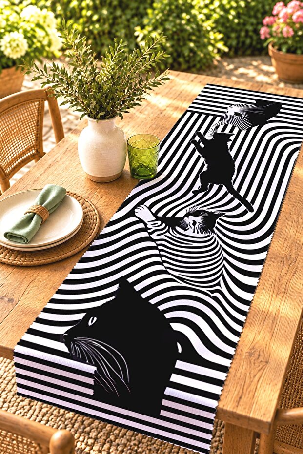 Black and White Cats Patterned Runner/Tablecloth/Placemat