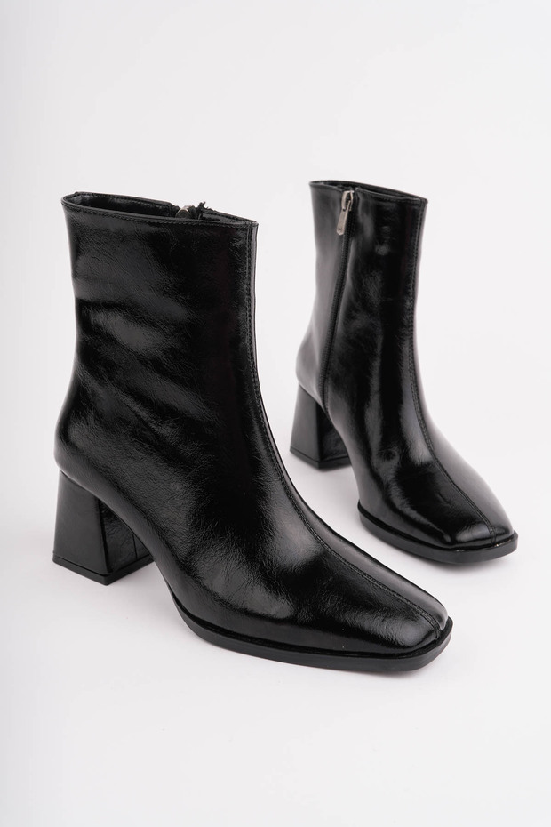 Nayi̇ss Women's Heeled Boots with Blunt Toe and Side Zipper _ Heeled Boot
