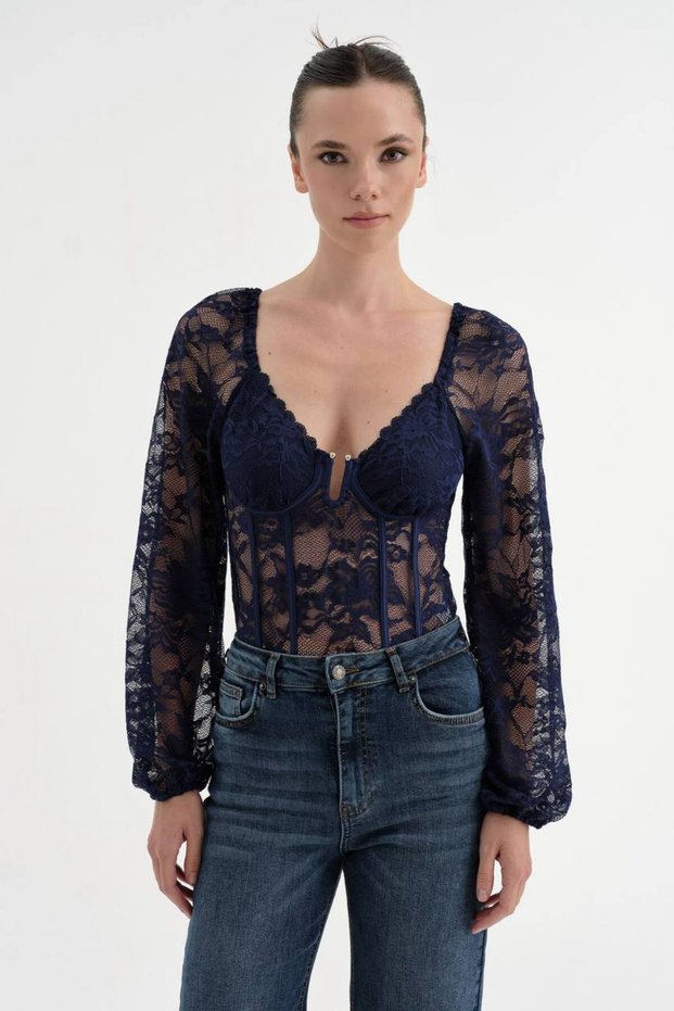 Women's lace fabric corset with bottom snap and padded chest design