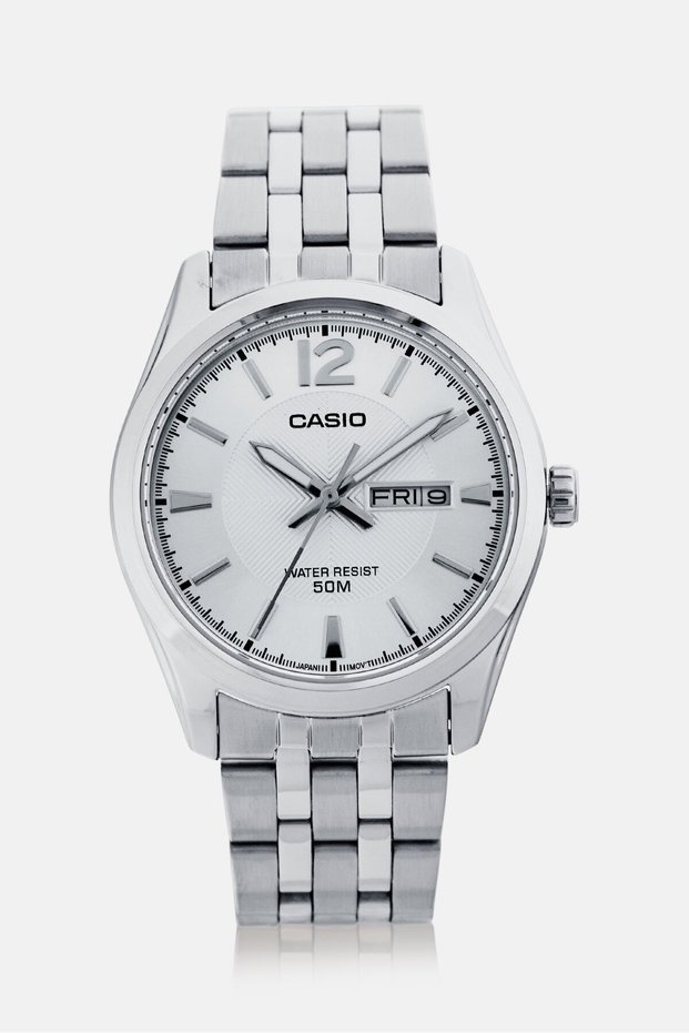 Men MTP-1335D-7AVDF Stainless Steel Analog Watch 44 mm, Silver