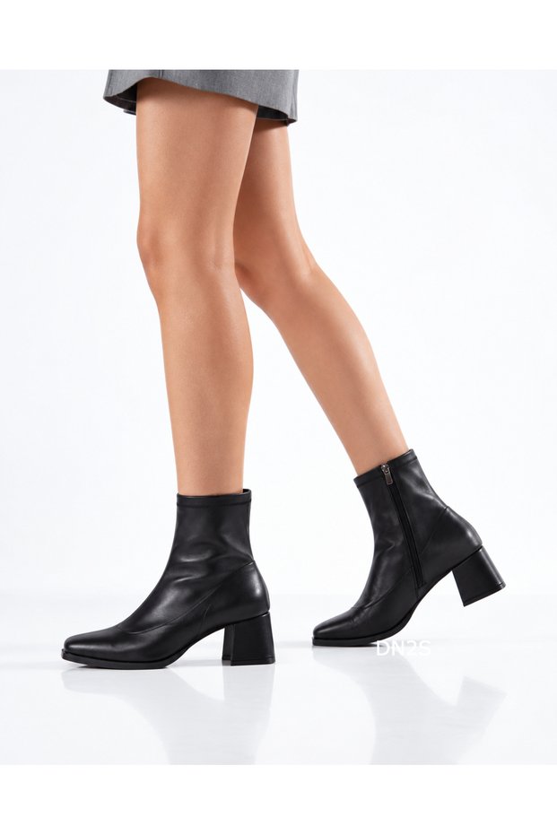 Women's Block Modern Heeled Boots