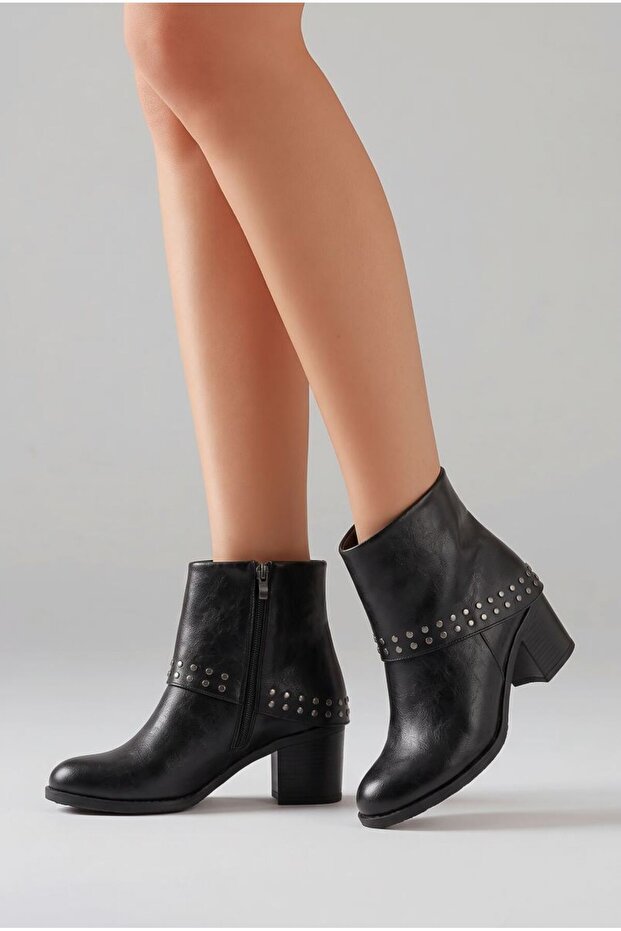 Hco Stylish Women's Heeled Boots with Studs