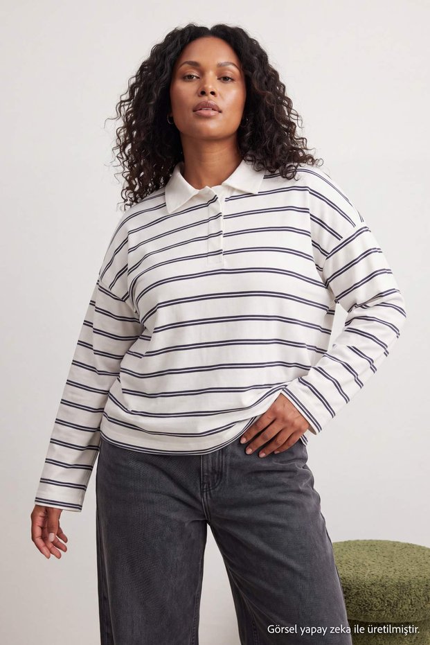 Ekru Çizgili Polo Yaka Relax Fit Örme Büyük Beden T-Shirt TBBAW27BF00004