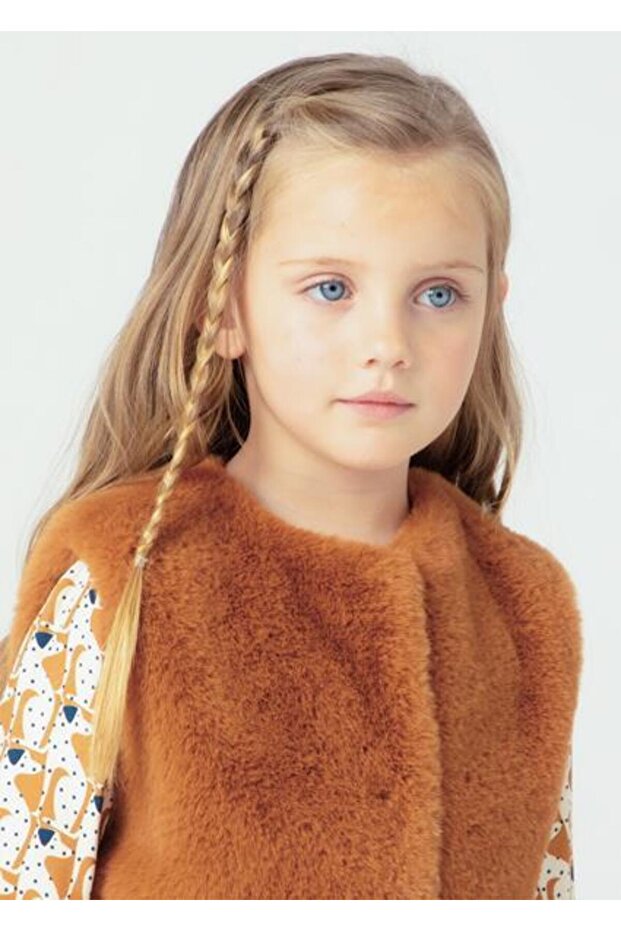Girl's Plush Vest with Belt 04365