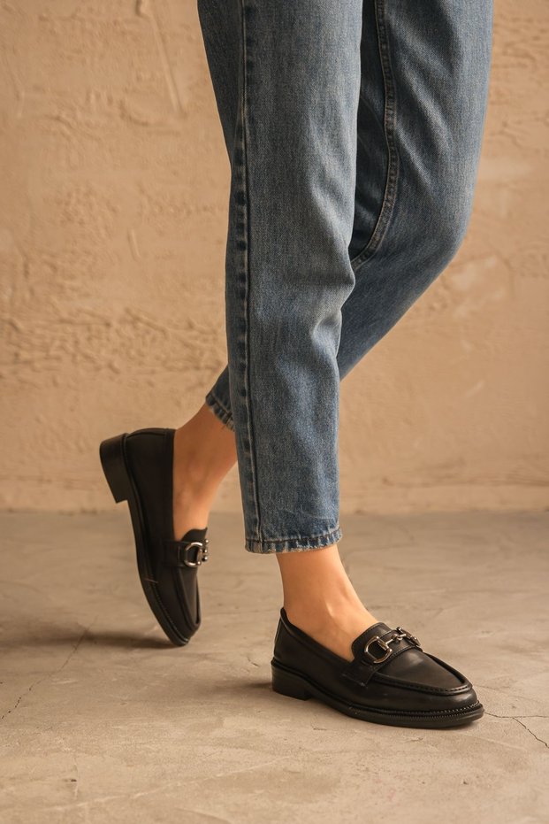 Women's Roma Casual Loafer Shoes - black-leather