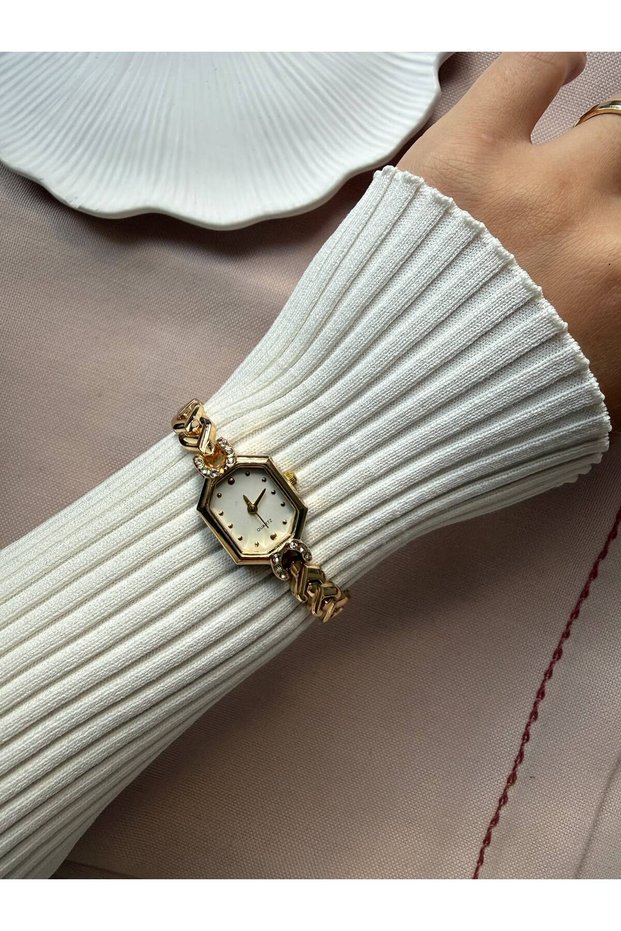 Minimal Metal Women's Wristwatch Gold