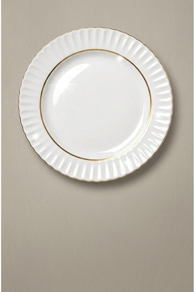 Cake Plate with Gold Details, 6 Pieces