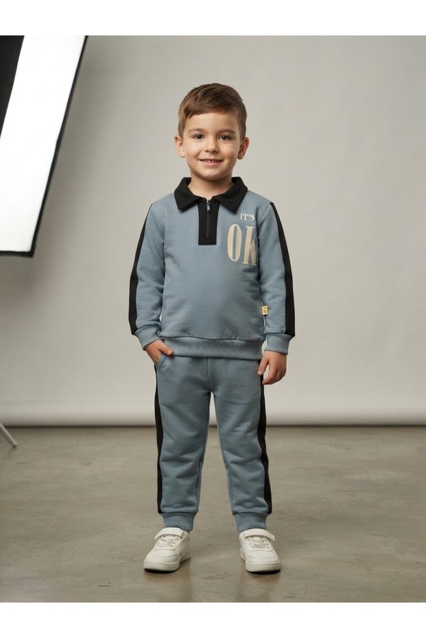 Boy's 3-Stringed Collar Zipper Suit