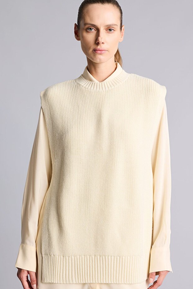 Regular Fit Crew Neck Knitwear Vest with Side Slits H5863Ax26Wn