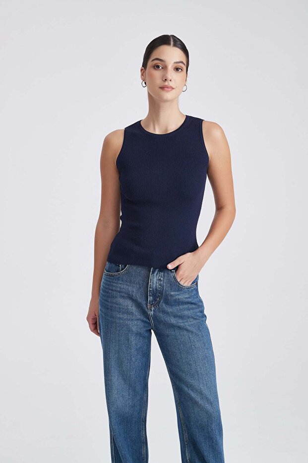 Sleeveless Blouse