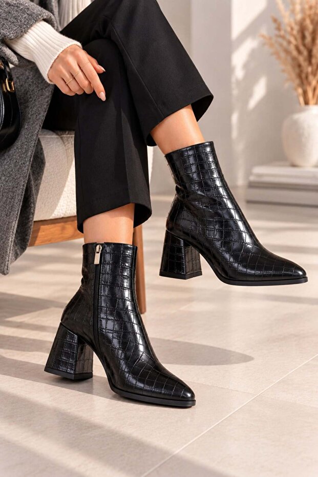 Women's Pointed Toe Zippered Block Heeled Stylish Ankle Boots