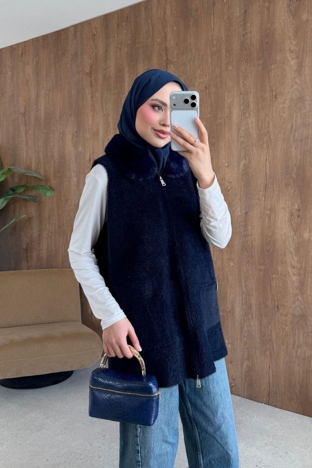 Soft Fur Collar Vest Navy Blue