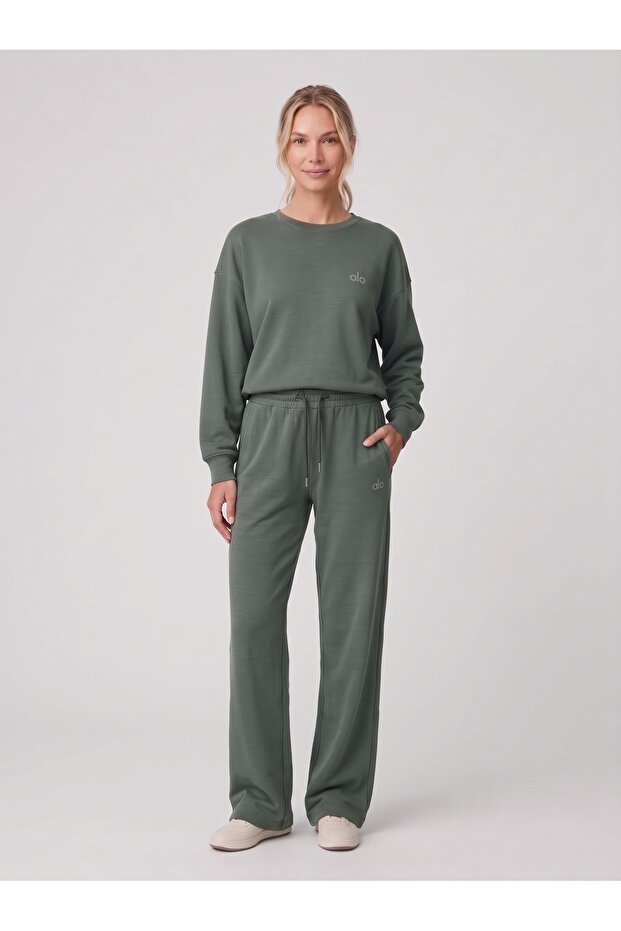 Women's Crew Neck Long Sleeve Tracksuit Set Comfortable Fit Loose Leg Two-Piece Sportswear