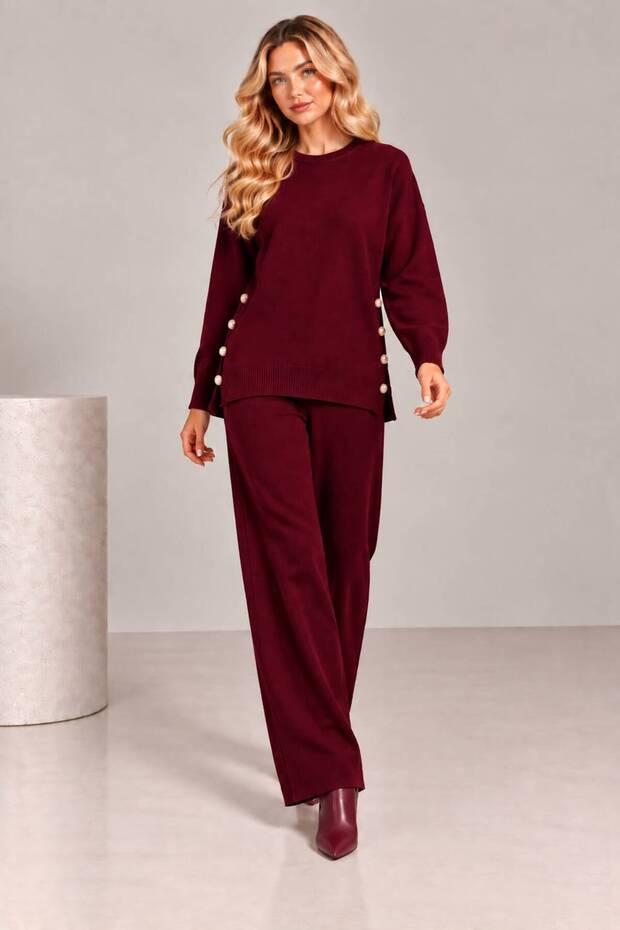 Women's 2-piece knit set with side button detail