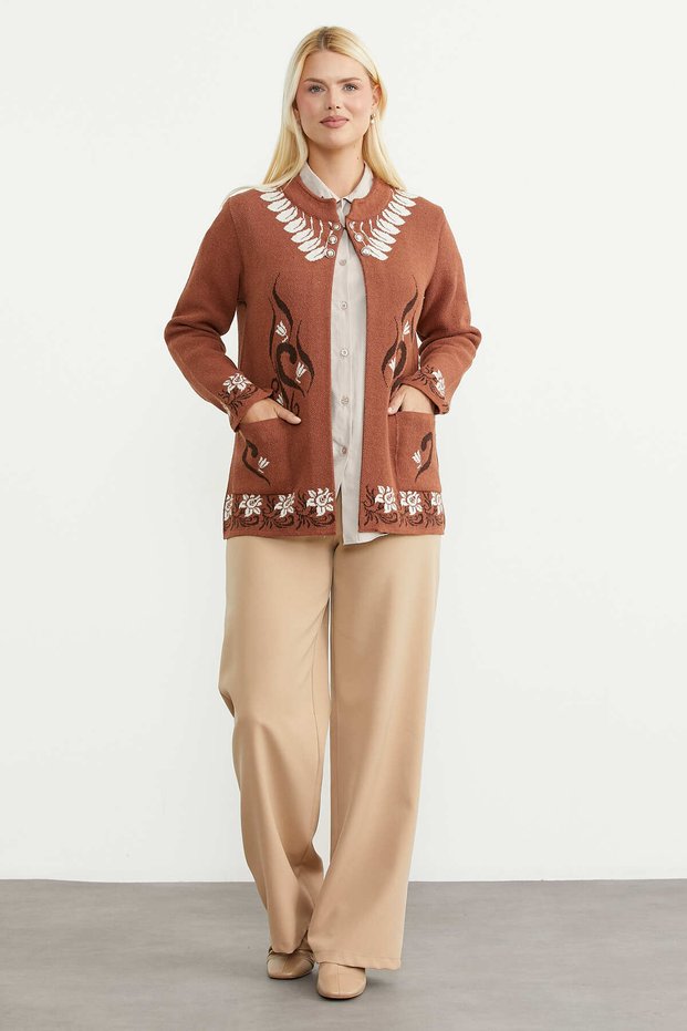 Thick Wool Knitwear Jacket with Pockets - Tan