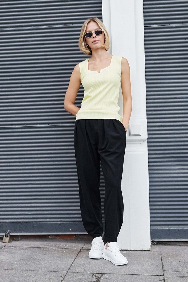 Women's Stretchy Premium Velvet Fabric High Waist Elastic Waist Pleated Pocket Trousers-Black