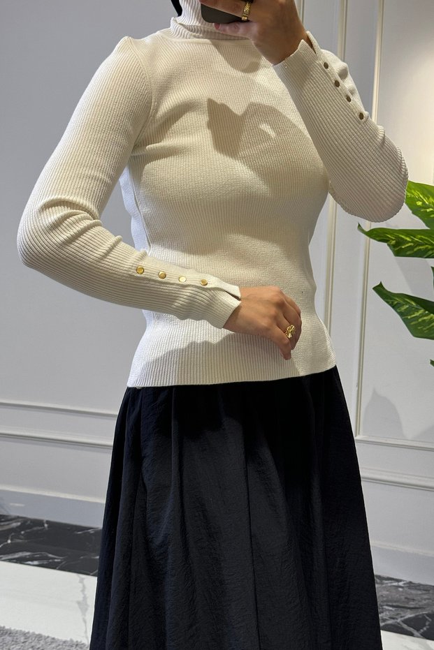 42047 - Stylish Comfortable Basic Viscose Women's Knitwear Short Sweater with Cuff Button Detail