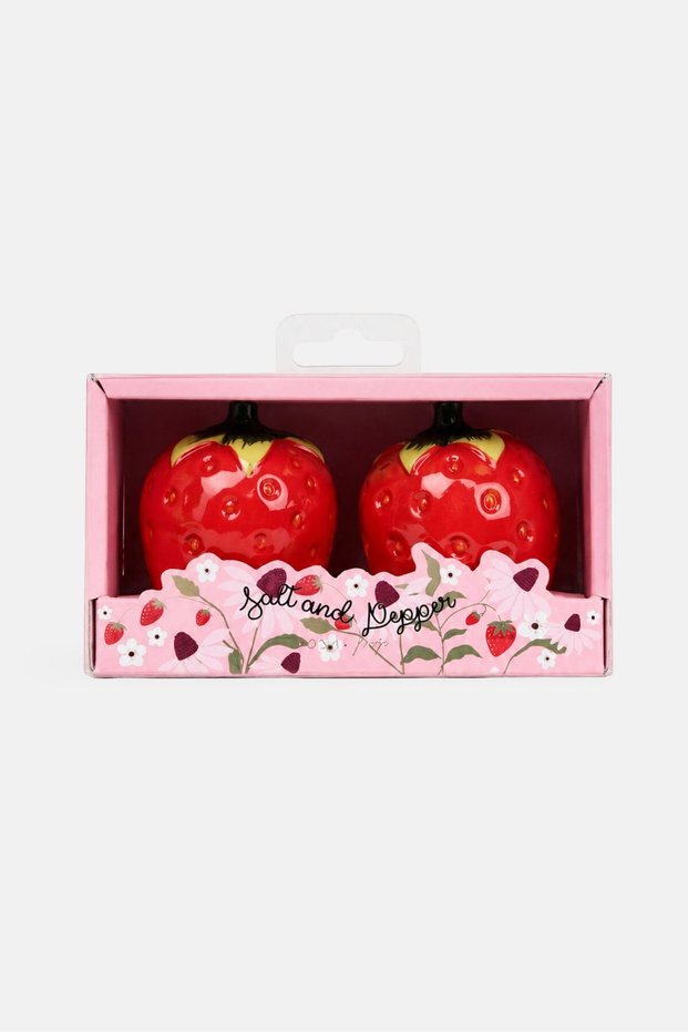 Strawberry Salt And Pepper Shakes, Red