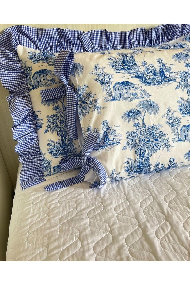 Set of 2 Blue French Village Design Pillowcases