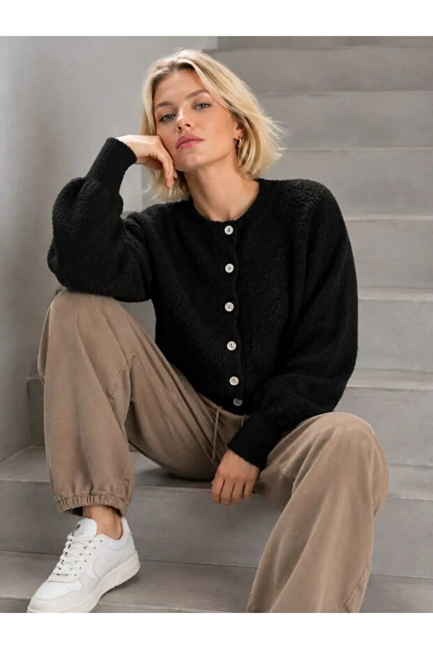 Women's Soft Textured Crew Neck Crop Knitwear Cardigan 8760