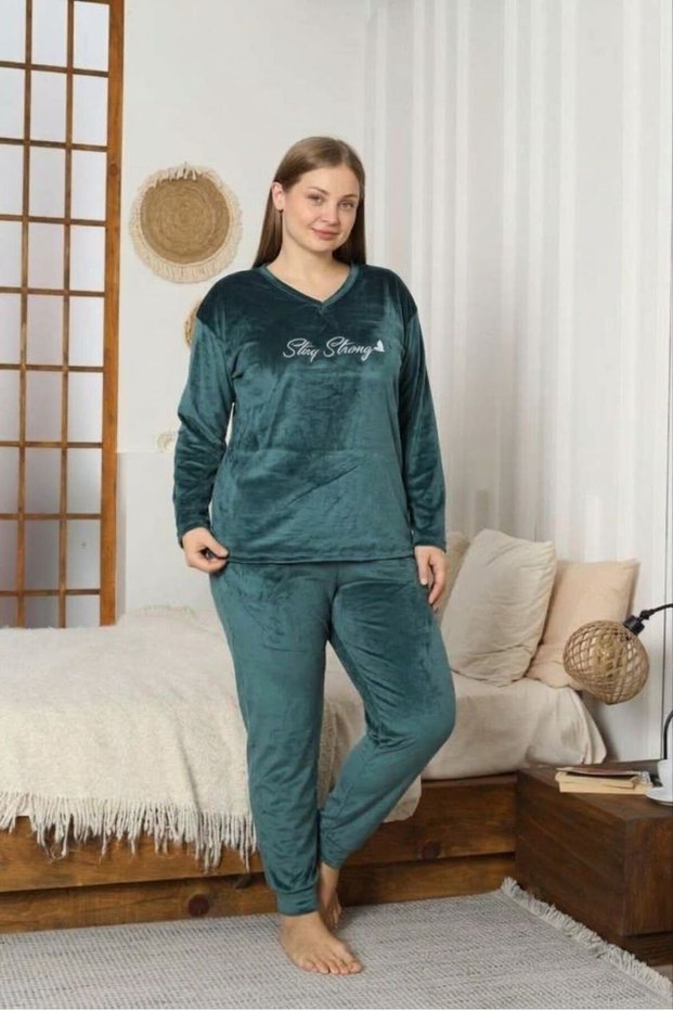 Women's Embossed Printed V-Neck Soft Velvet Lycra Plus Size Pajama Set