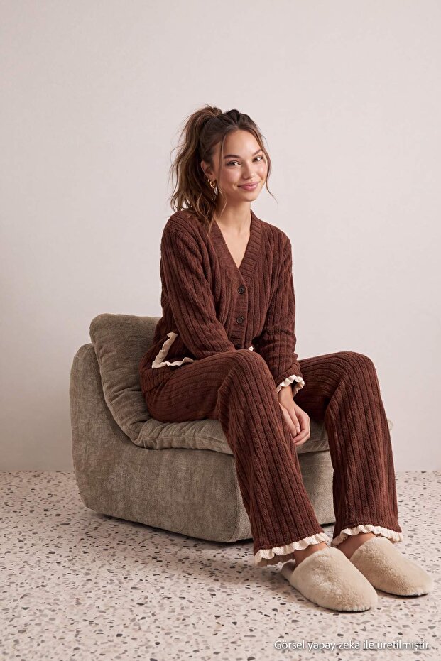 Brown Ruffle and Pocket Detailed Wellsoft Knitted Pajama Set Thmaw27Pt00067