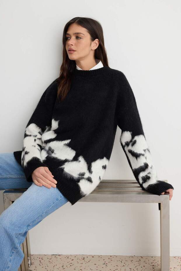 Black Floral Embroidered Thick Oversize Knitwear Sweater Twoaw27Kz00297