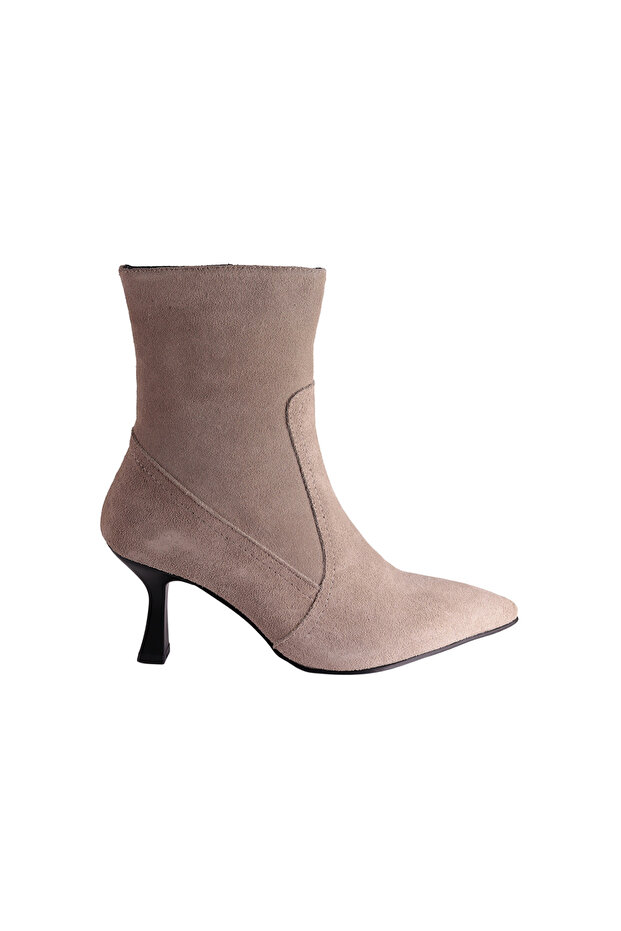 2660 Genuine Leather Thin Heeled Women's Boots Beige Suede Pointed Toe