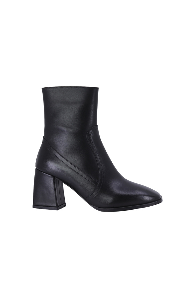 2610 Genuine Leather Heeled Women's Boots Black Blunt Toe Zippered