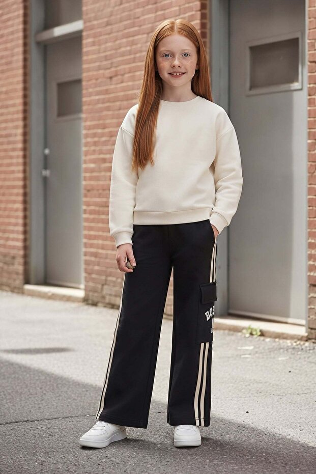 Girls' Sweatpants with Side Stripes and Cargo Pockets