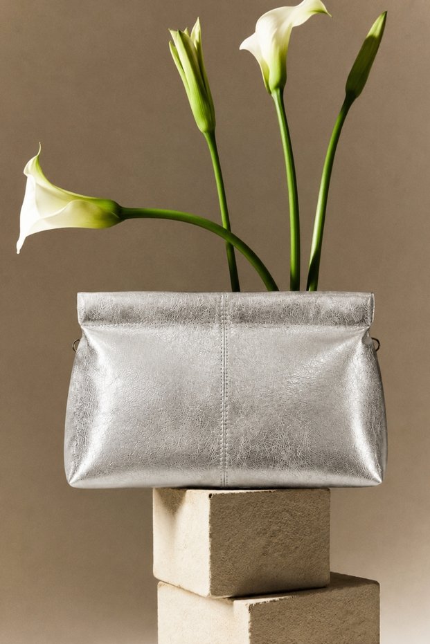Lame Nice Leather Strap Clutch Bag