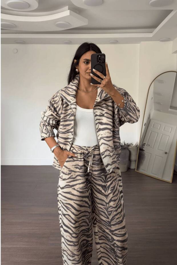 Premium Quality Leopard Jacket and Pants Set