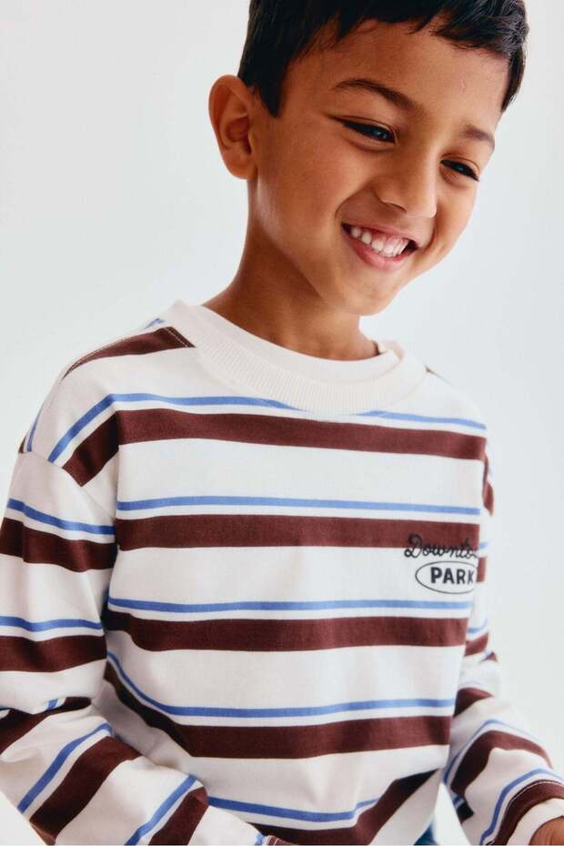 Long-sleeved printed T-shirt