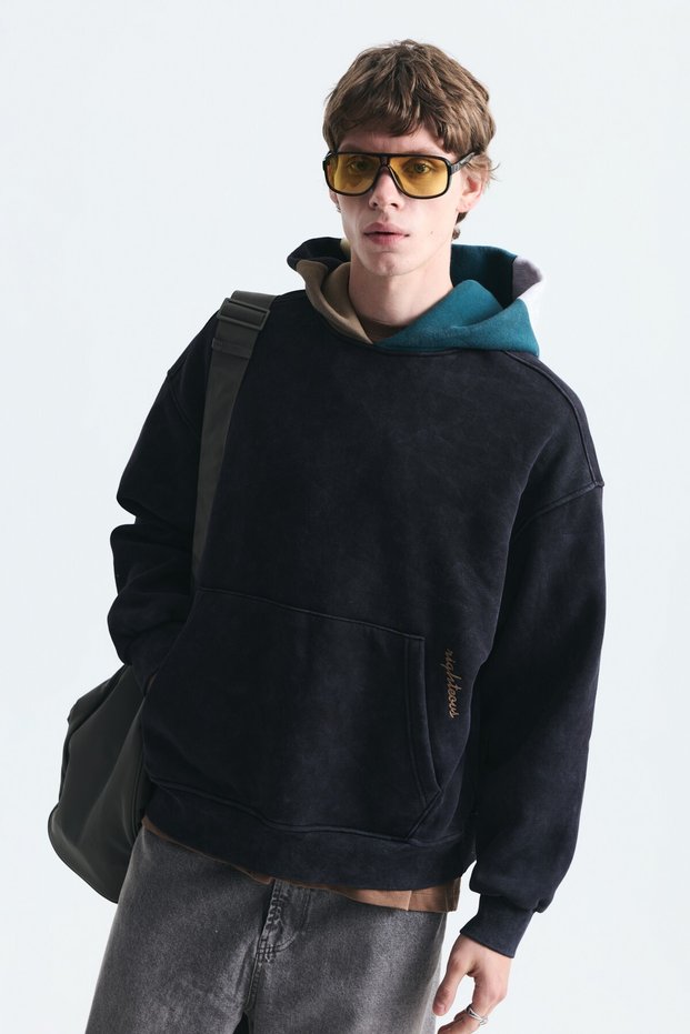 Boxy fit hooded sweatshirt