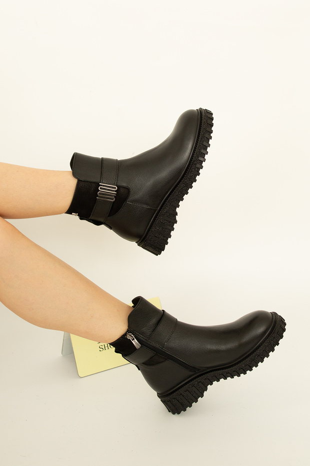 1423 Eren Shoes&Bag Genuine Leather Buckle Detailed Serrated Non-Slip Sole Flat Heeled Daily Comfortable Zippered Women's Boots Real Leather Black