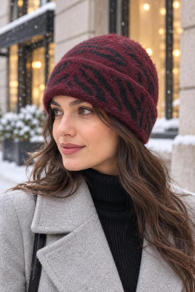 Women's Soft Bearded Burgundy Zebra Pattern Folded Beret, Winter Warm Bearded Beret, Trendy Beret