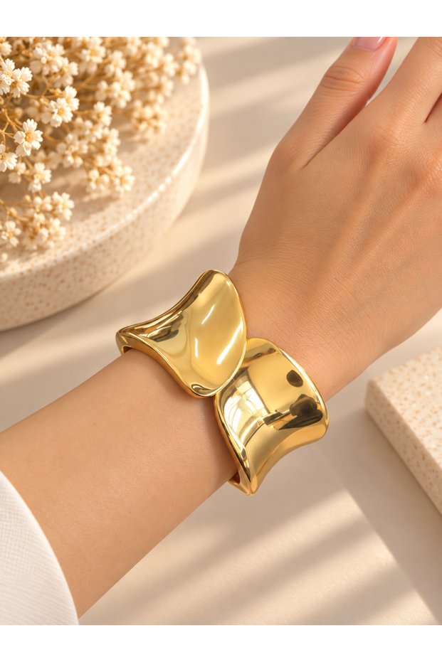 Gold Color Large Wavy Form Women's Bracelet – Shiny Wide Design