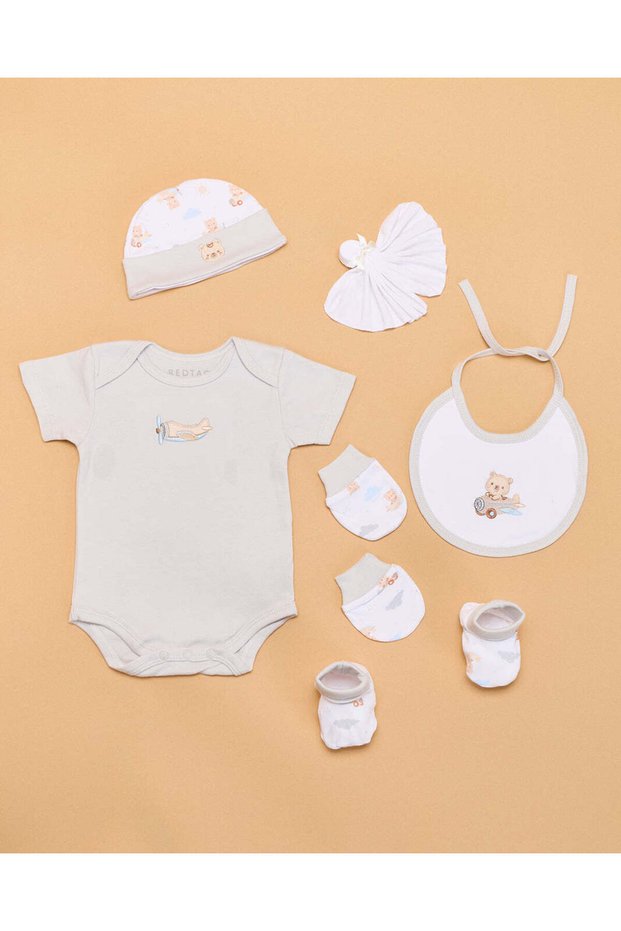 Baby Boys Assorted 6 Piece Clothing Gift Set