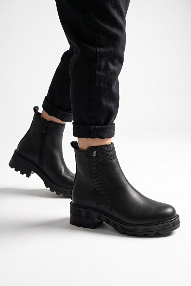 Black Genuine Leather, Fur Inside, Cold Resistant, Rubber Sole, Zippered Women's Boots Z1154
