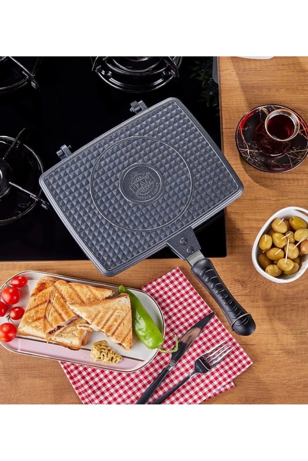 Taç Viva XL Stovetop Cast Iron Pan Toast