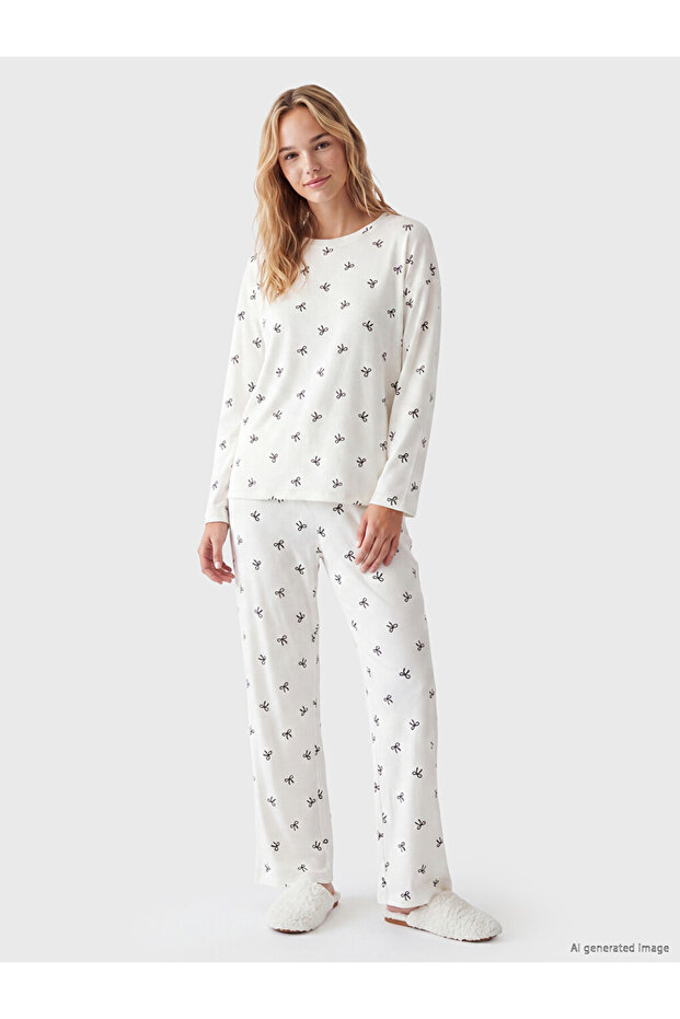 Esvab • Modern & Distinctive Bowknot Printed Women's Velvet Pajama Set