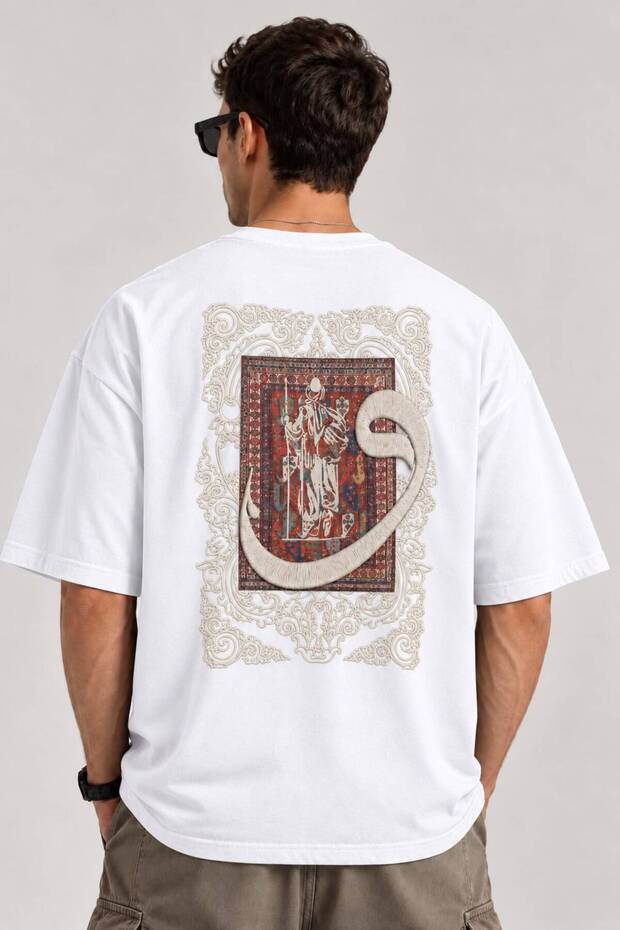 Oriental Heritage Anatolian Kilim Motif Helmet Back Printed Oversize Unisex Premium Graphic T-Shirt