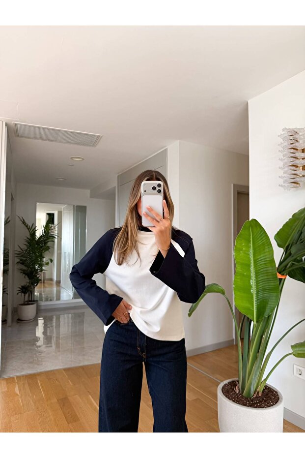 Women's oversize raglan sleeve cotton sweatshirt