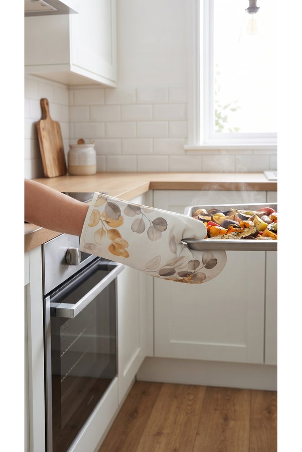 Duck Fabric Oven Mitt 20X33 cm – Eucalyptus Leaf Pattern, Water Repellent Stain-Resistant Decorative Kitchen Glove