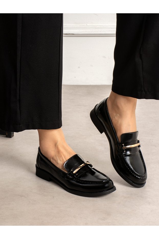 Hadi̇d Black Patent Leather Buckle Detailed Women's Loafer