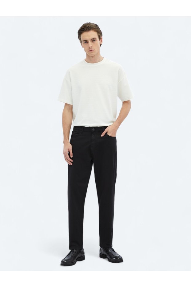 Black Woven Carrot Fit Casual Cotton Blended Pants