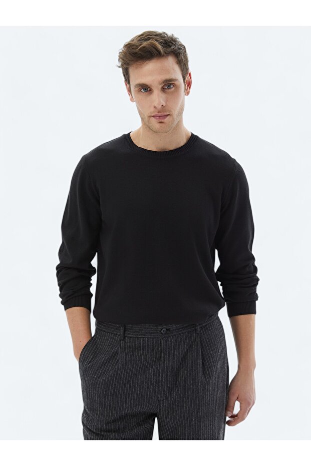 Black Crew Neck Plain Knit Cotton Blended Sweater